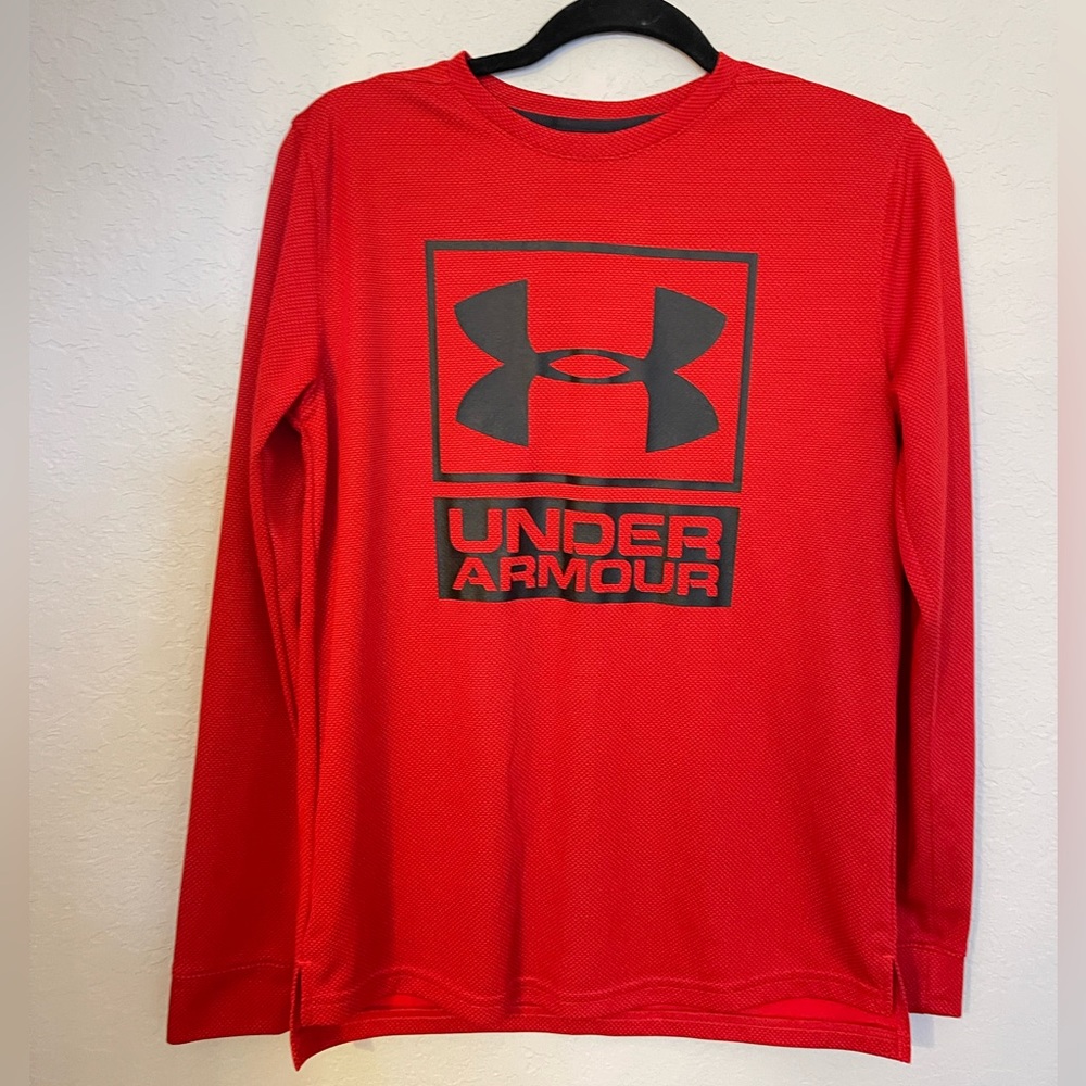 Youth Under Armour Long Sleeve Dryfit Shirt Size XL New without tags